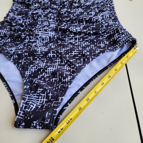 NWT NOON SWIM Women's Ruched Halter 1 Piece Swimming Suit Black White Sz 18 - Picture 4 of 16